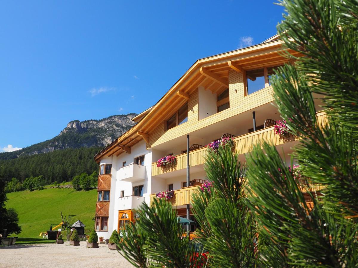 Guesthouse Rungg Badia (South Tyrol) Exterior photo
